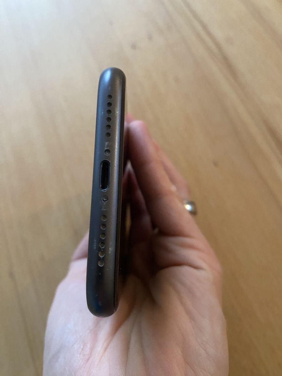 Apple Telefoni cellulari / Smartphones: iPhone 11 64GB schwarz  – Usato da Schmitten FR venduto da nkr_pn9b 2