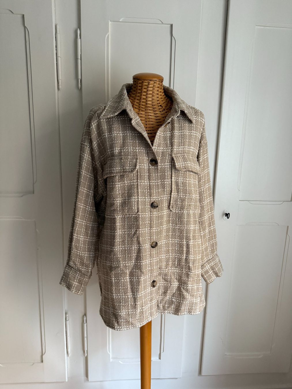 H&M Giacche: Jacke beige kariert leicht M/L – Usato da Zürich venduto da Diazaio