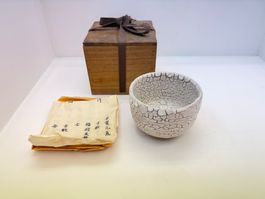 Teeschale Japan Chawan Keramik-  20. Jh. "Shino"