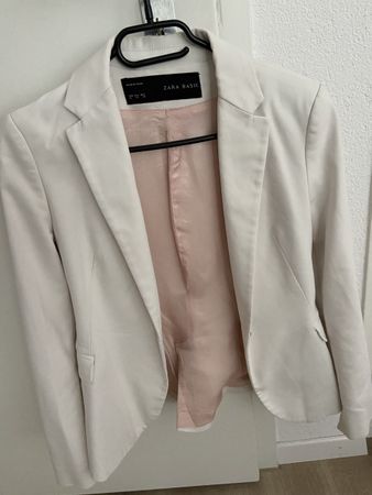 Zara Blazer XS und Zara Bluse Grösse M
