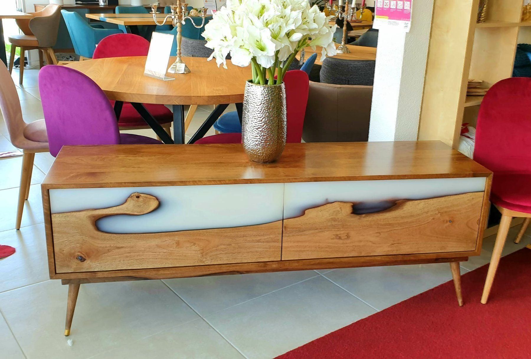 TV Möbel: Lowboard / Kommode White Walnut Epoxid AUSVERKAUF – Neu (gemäss Beschreibung) aus Gerlafingen von ZANATI_Design 1