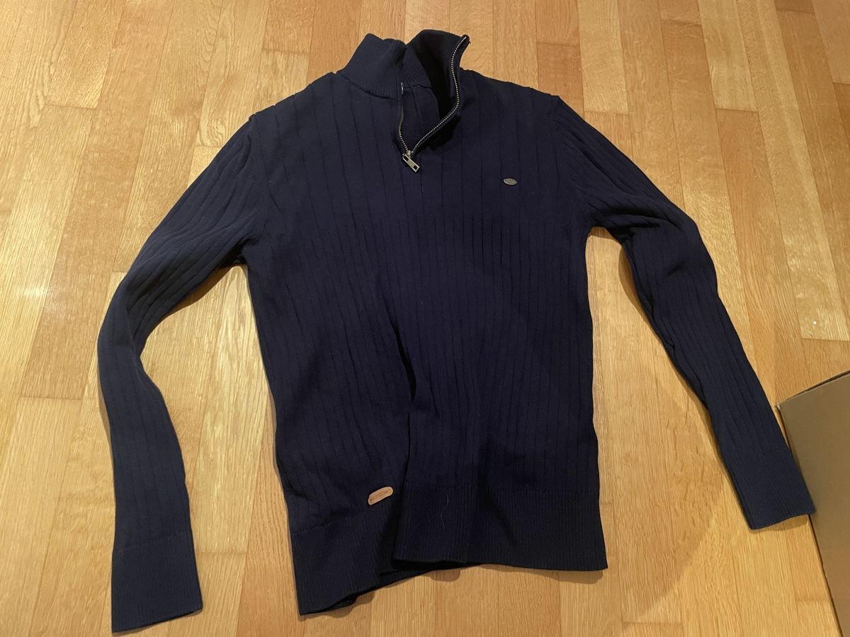 Maglioni & Felpe: Dunkelblauer Strickpullover mit Reissverschluss, Gr. M – Nuovo (secondo la descrizione) da Münchenstein venduto da nel_57mj 2
