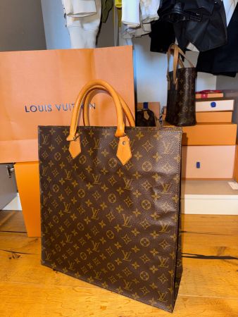 Louis Vuitton Sac Plat Handtasche besteht
