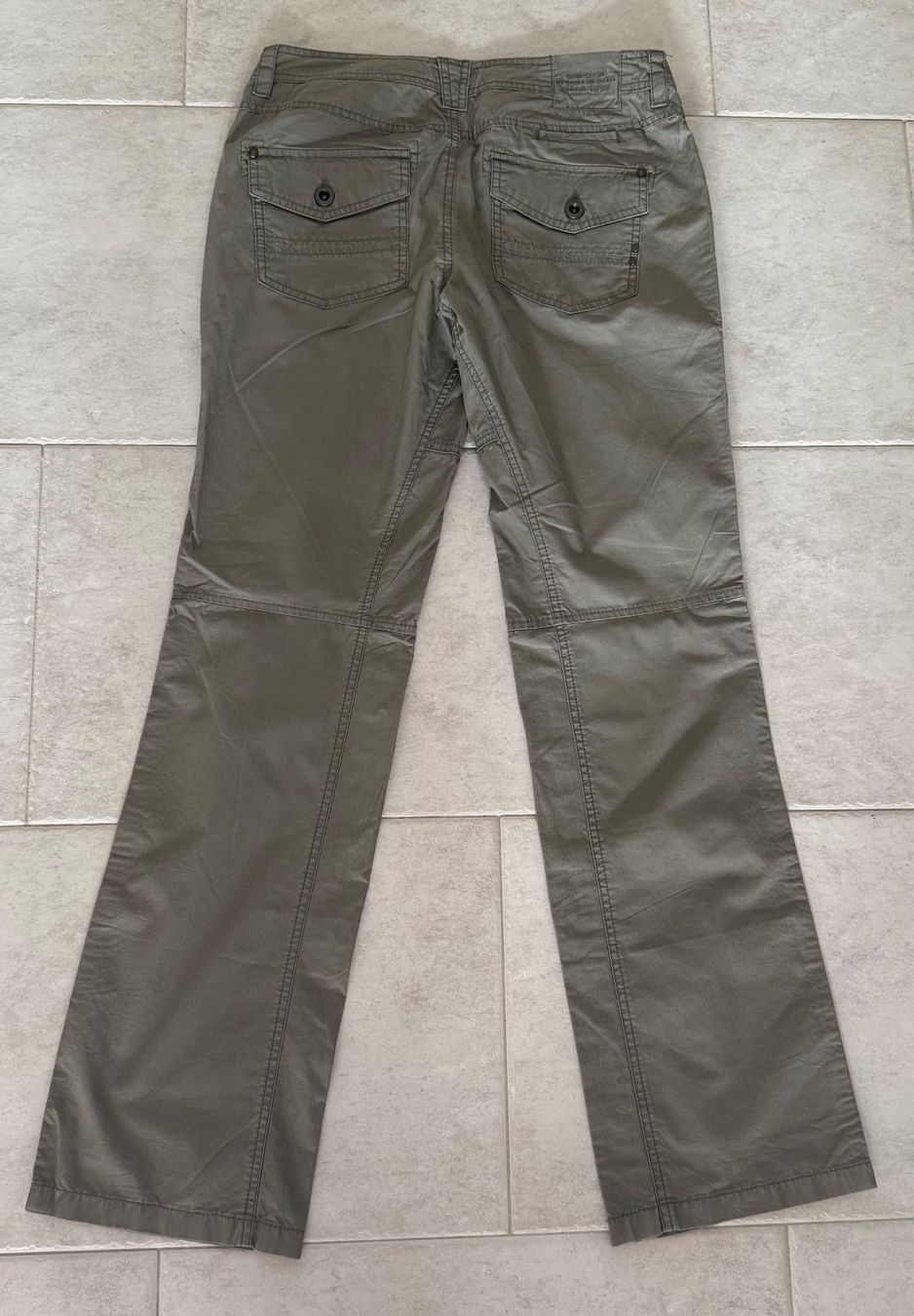Esprit Pantaloni: Coole Cargohose der Marke Esprit, Grösse 36 – Nuovo (secondo la descrizione) da Niederweningen venduto da baghirac 3