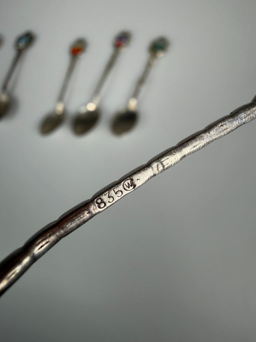 Cucchiai: 7 Andenkenlöffel aus Silber 800 & 835 – Usato da Basel venduto da IRMAundFRED 5