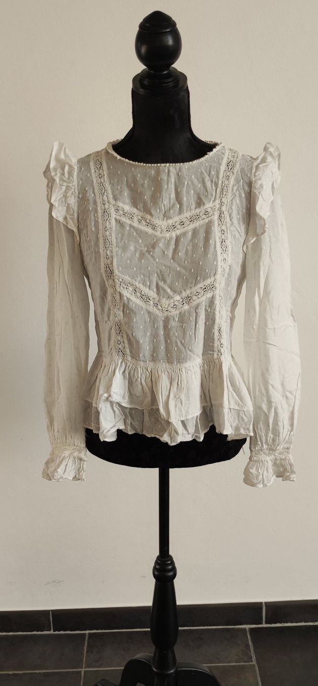 Zara Tops: Haut blanc – Gebraucht aus Riaz von cam_x5xs 1
