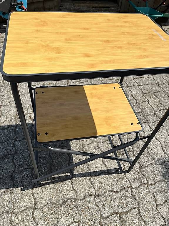 Tables: Platz sparenden Campingtisch  – D'occasion à Brittnau par anj_vhv9 1