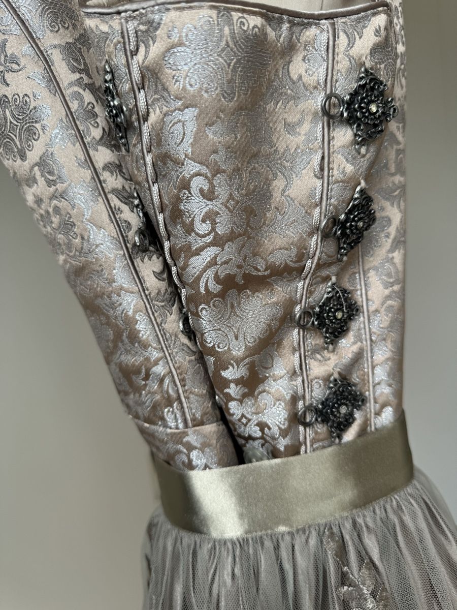 Costumes: Tramonta Dirndl – Neuf (Voir description) à Ruggell par lis_xx6d 1