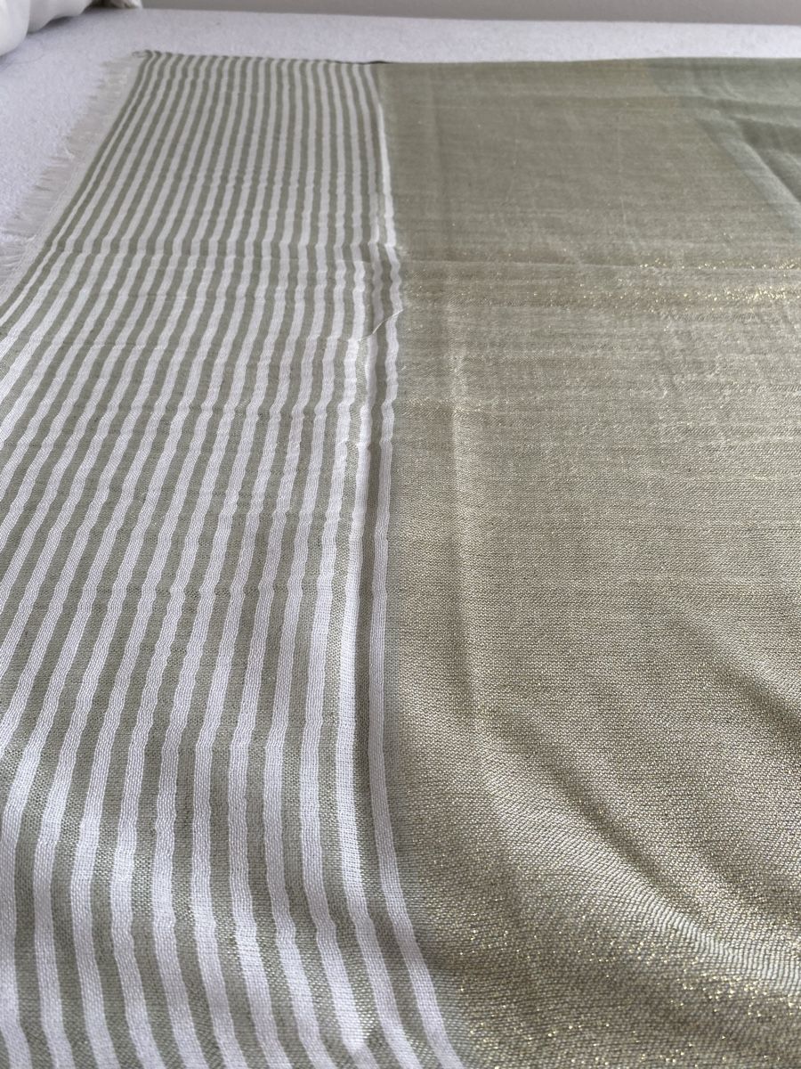 Foulard & Sciarpe: Écharpe douce printemps-été, tons dorés et blanc rayé – Usato da geneve venduto da cey_5ywd 1