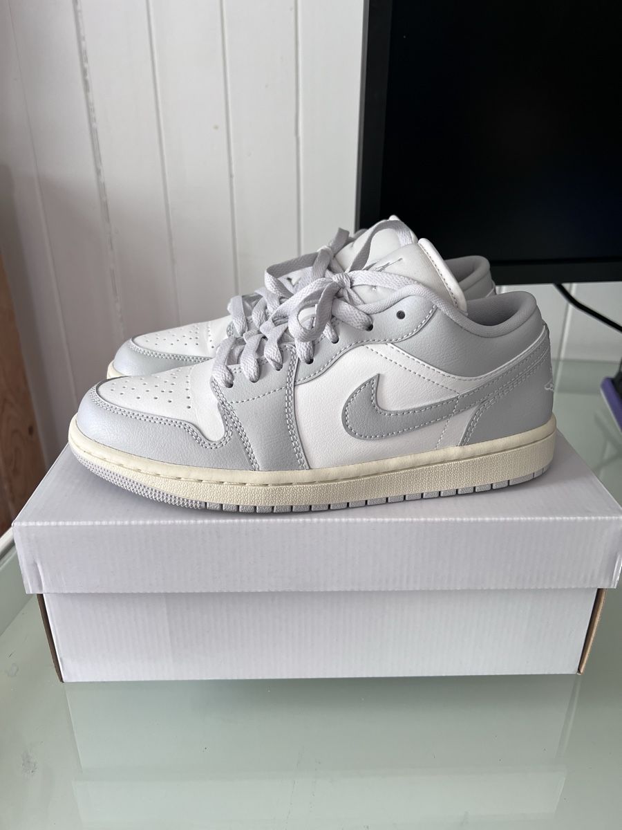 Nike Chaussures hommes: Air Jordan 1 "Coconut Milk" – Neuf (Voir description) à Charmey (Gruyère) par ya_12 1