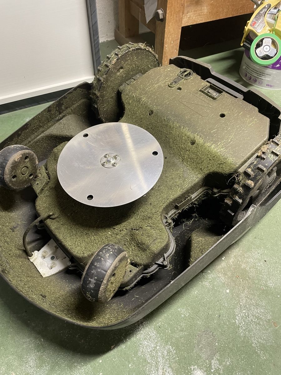 Husqvarna Tondeuses à gazon: Husquarna 320 Mähroboter – D'occasion à Goldach par Dewey1 2
