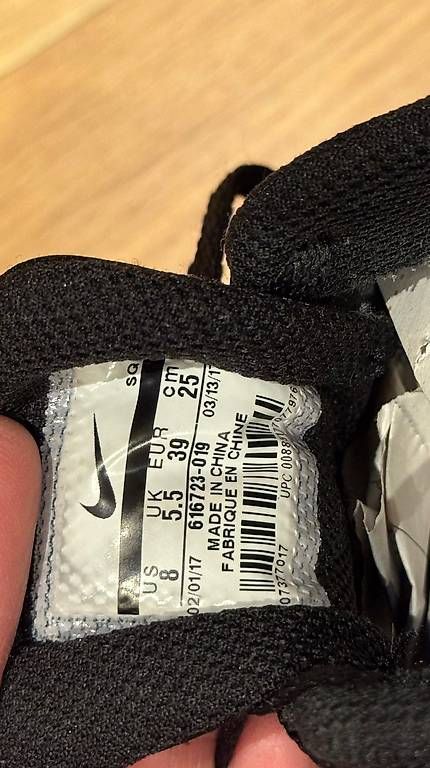 Chaussures hommes: NIKE Schuhe Grösse 39 – D'occasion à Matten b. Interl par atc_p2hb 1