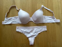 Calvin Klein Unterwäsche: BH und Tanga
