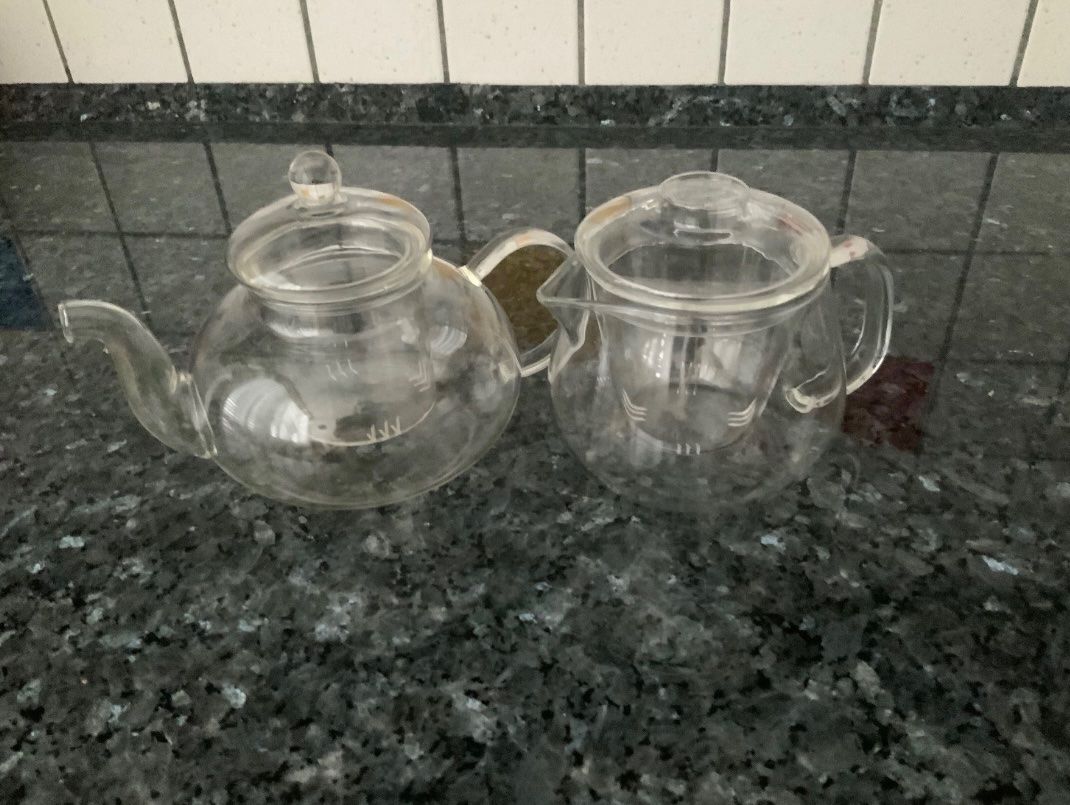 Bicchieri: Stövchen aus Glas mit zwei Kürgen – Usato da Root venduto da HeidyShop