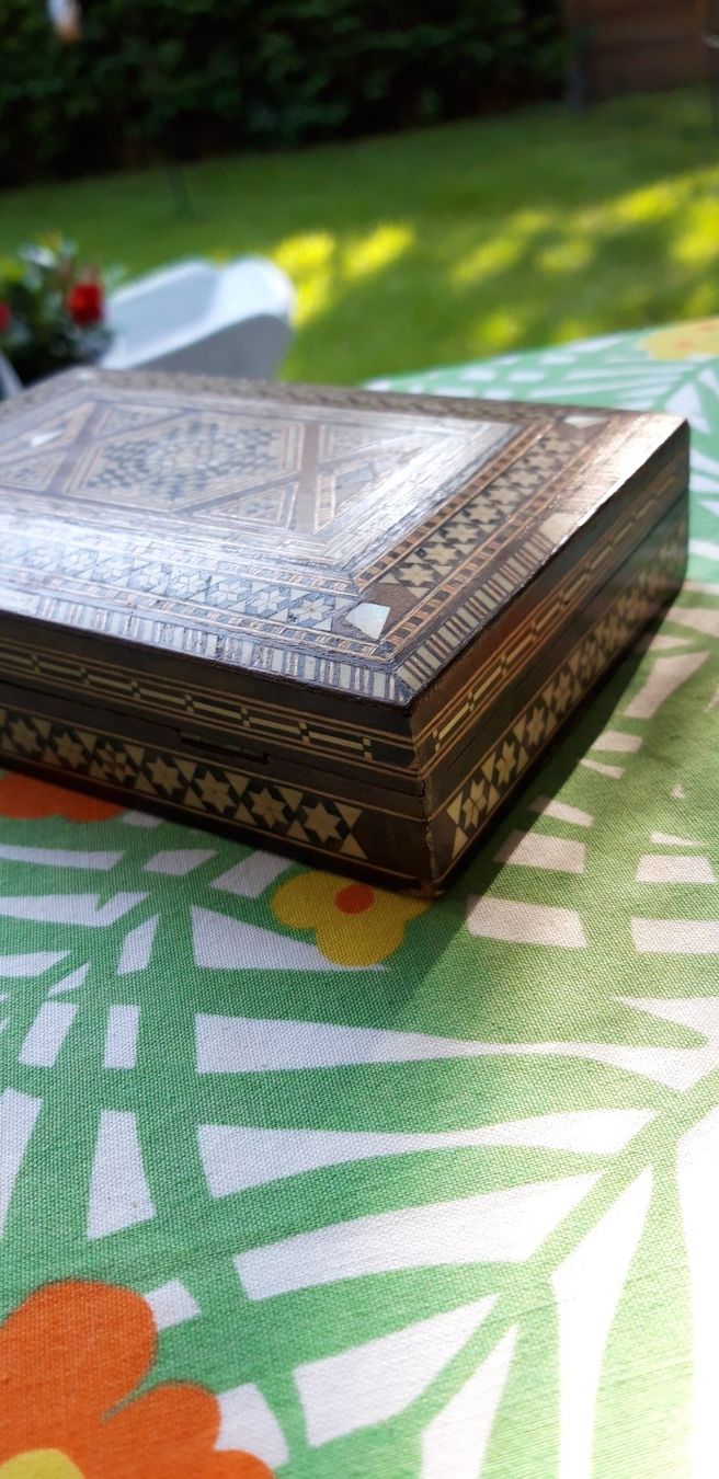 Portagioie: Holzschatulle mit Intarsien und Perlmutt – Usato da Neuenhof venduto da elRey123 2