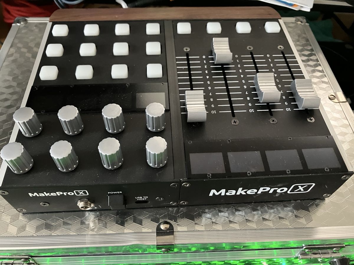 Platines de mixage: MakerProx control surface (MCU) – D'occasion à Birsfelden par GordyB 6