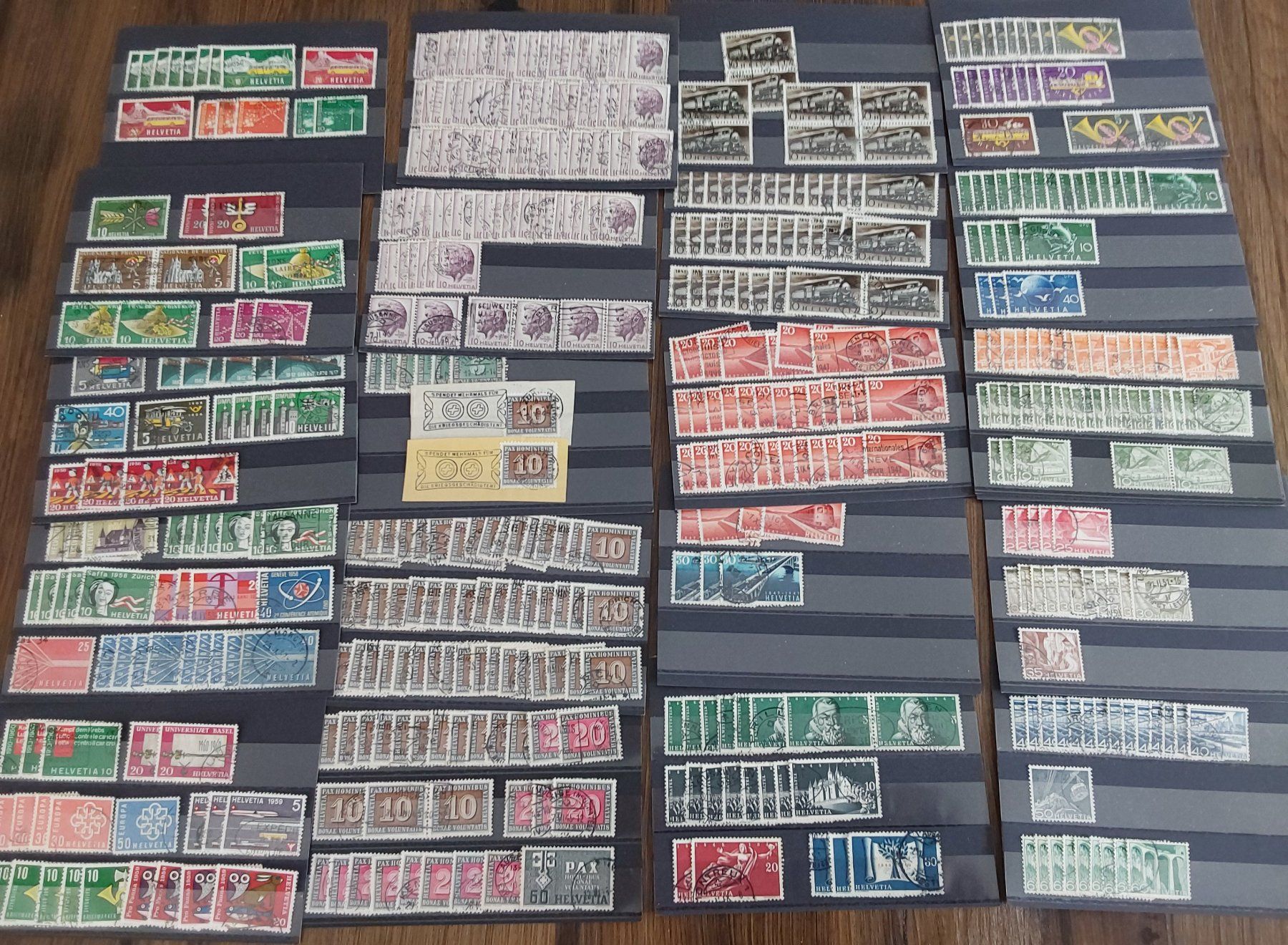 Tutti i francobolli: 200 Stk. CH Briefmarken-Steckkarten – Usato da Münchwilen AG venduto da Nesar 3