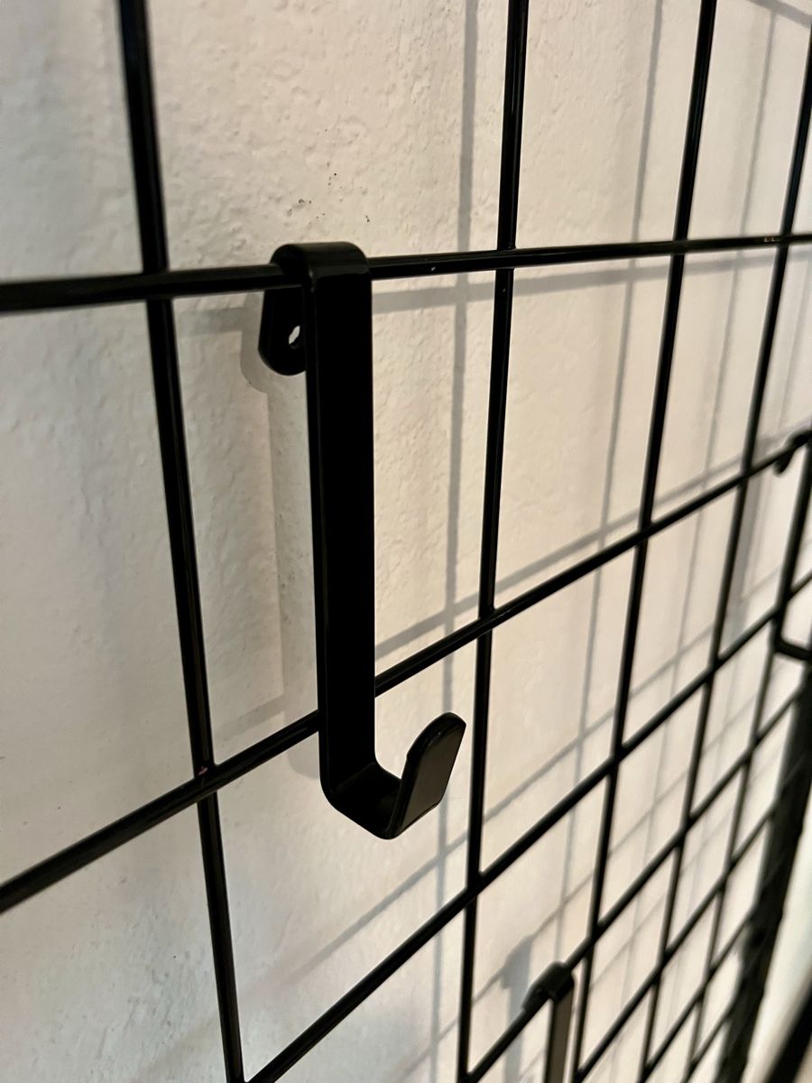String Guardaroba: Vintage String Metall Garderobe mit Hutablage  – Usato da Hunzenschwil venduto da Madachica 3