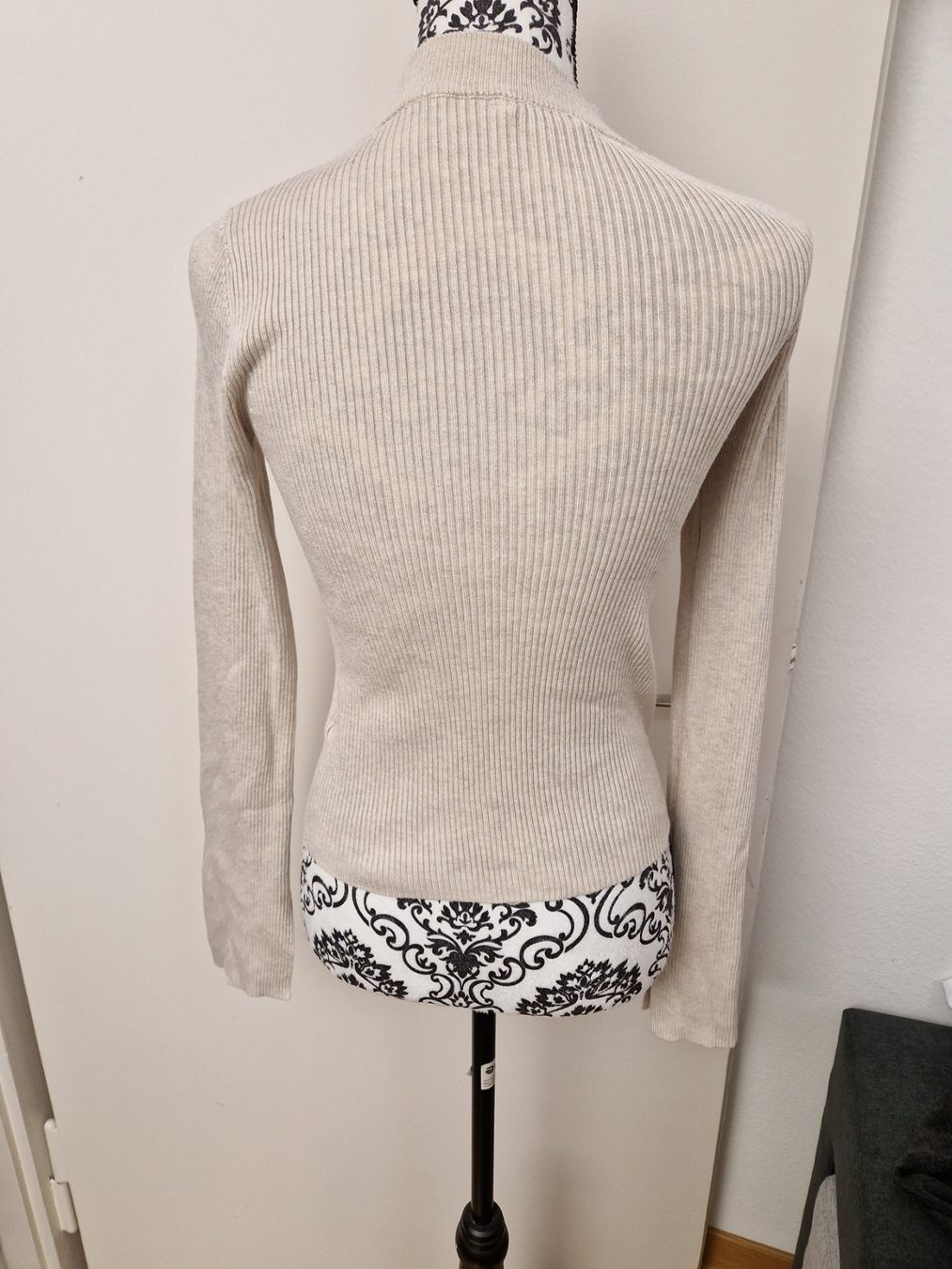 Maglioni & Felpe: Zwei brauner und beige Rippenpullover, Grösse M, – Nuovo (secondo la descrizione) da Glattbrugg venduto da mas_75t2 4
