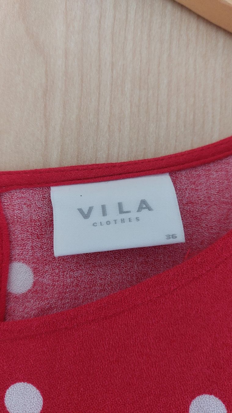 Vila Camicette: Bluse VILA, rot mit Punkten, Grösse 36 – Usato da Dettighofen venduto da monaso 3