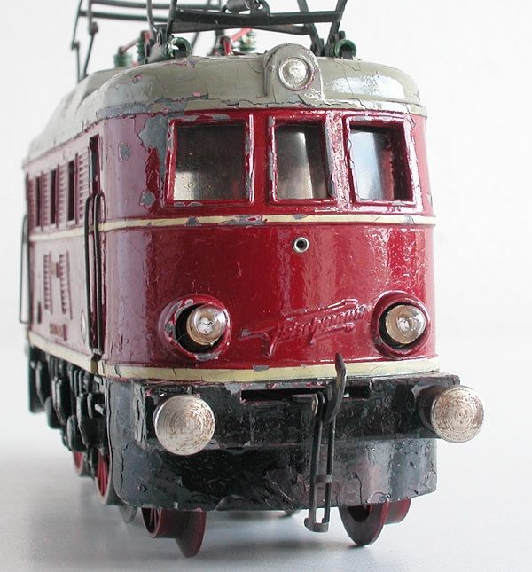 Fleischmann Modellini di ferrovie: Fleischmann elektr. Lokomotive 335 Spur 0 – Usato da Oberwil BL venduto da Klang 3