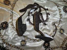 Chaussures talons pointure 36 cuir véritable Pierre Cardin