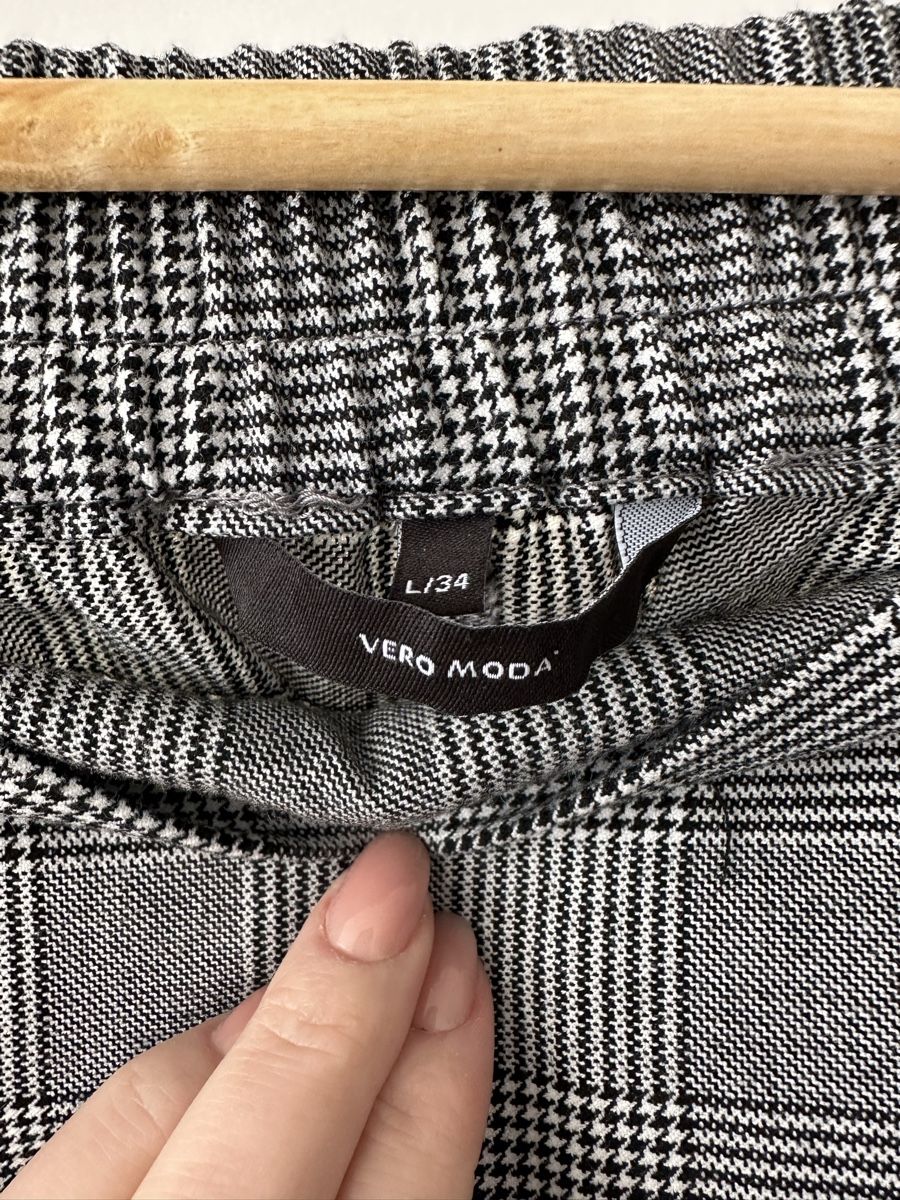 Vero Moda Hosen: Stoffhose kariert Gr L Länge 34 Vero Moda – Gebraucht aus Unterengstringen von Homeseller 1
