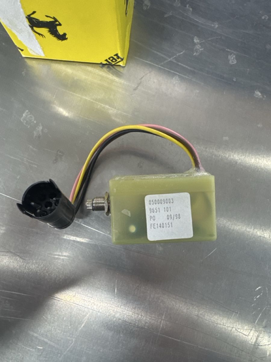 Ferrari Tutti pezzi di ricambio auto: Schalter Klimaanlage Ferrari Testarossa – Nuovo e nell'imballaggio originale da Oftringen venduto da lar_569b 2