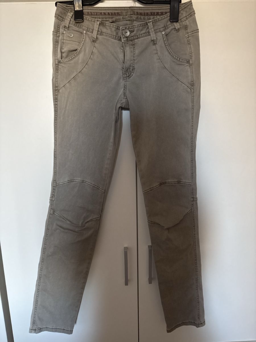 Nile Jeans: Nile Jeans, Gr. S+ – Usato da Zofingen venduto da MasterPCI