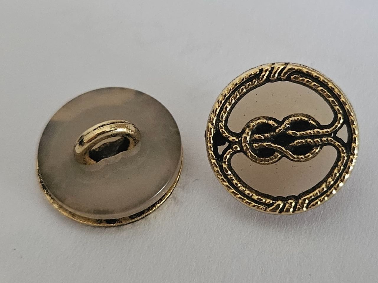 Knöpfe: 10 Boutons décor doré ø15mm neuf – Neu (gemäss Beschreibung) aus Carouge GE von Lea000