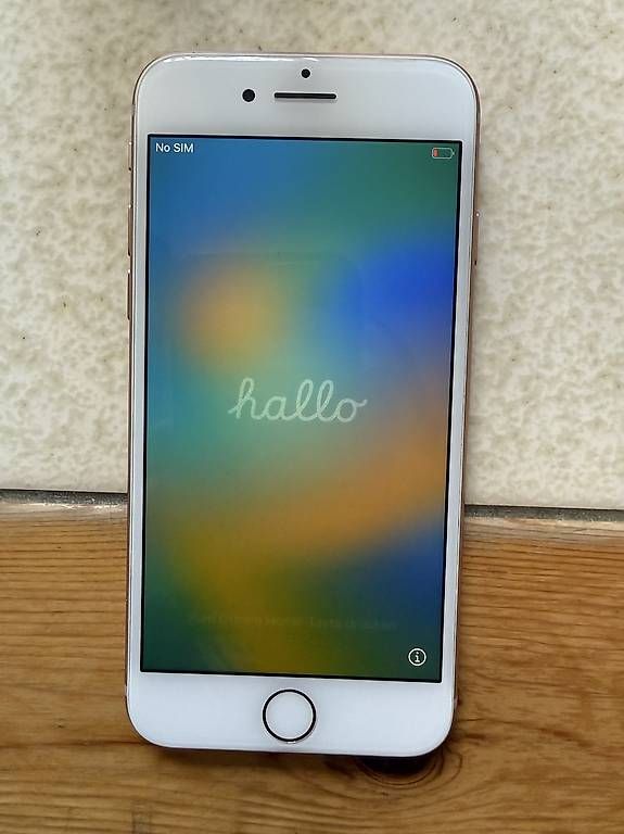 Apple Portables: iPhone 8, 64GB, guter Zustand – D'occasion à Bern par reto033