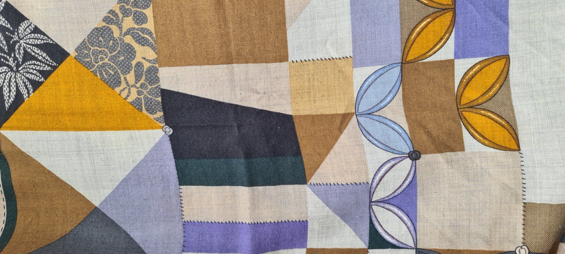 Hermès Foulard & Sciarpe: Hermès Kaschmir/Seide Tuch – Usato da Ostermundigen venduto da louisetcoco13 7