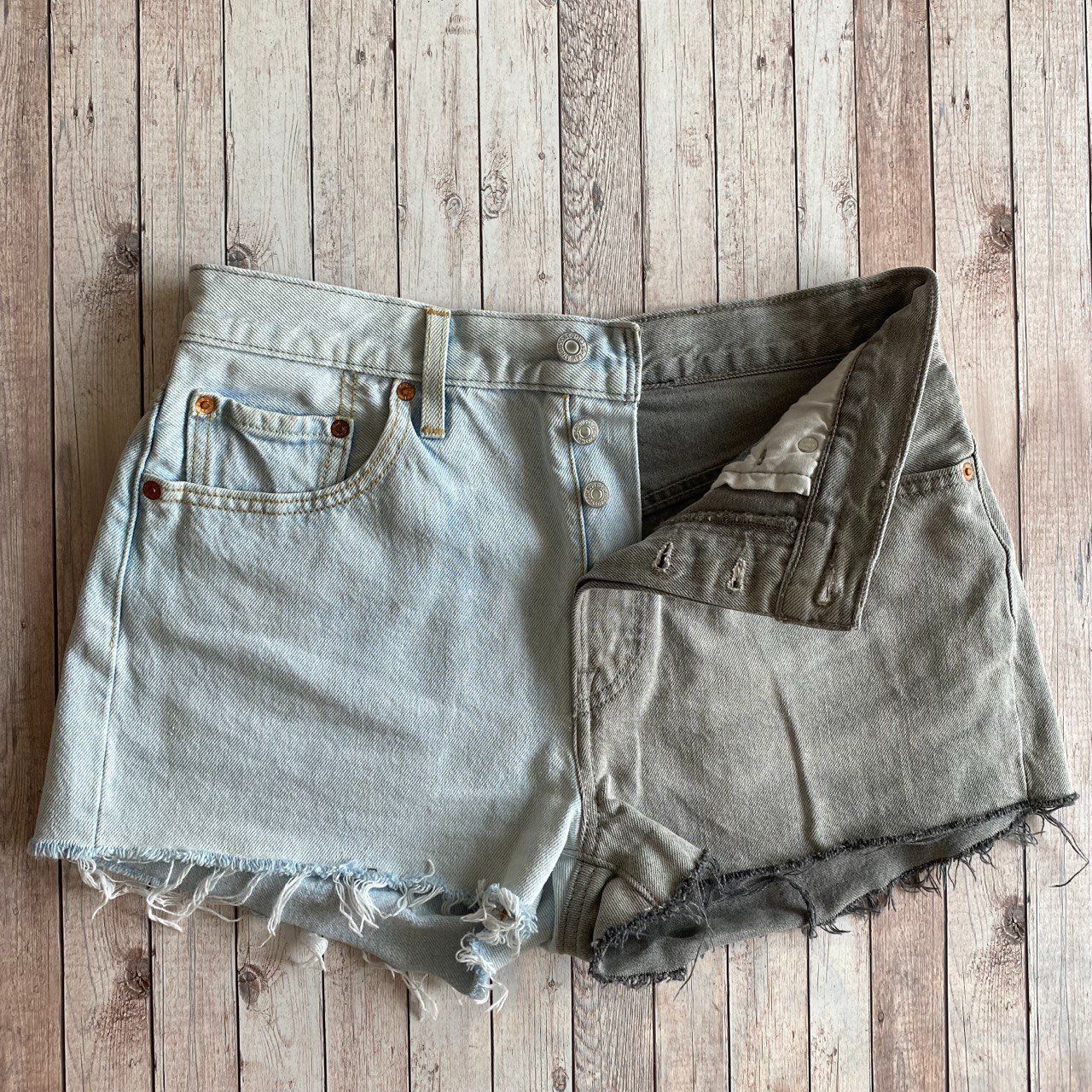 Levi's Hosen: Levi`s 501 Jeans Hotpants Gr.28 – Gebraucht aus Dietikon von Ur-ga64