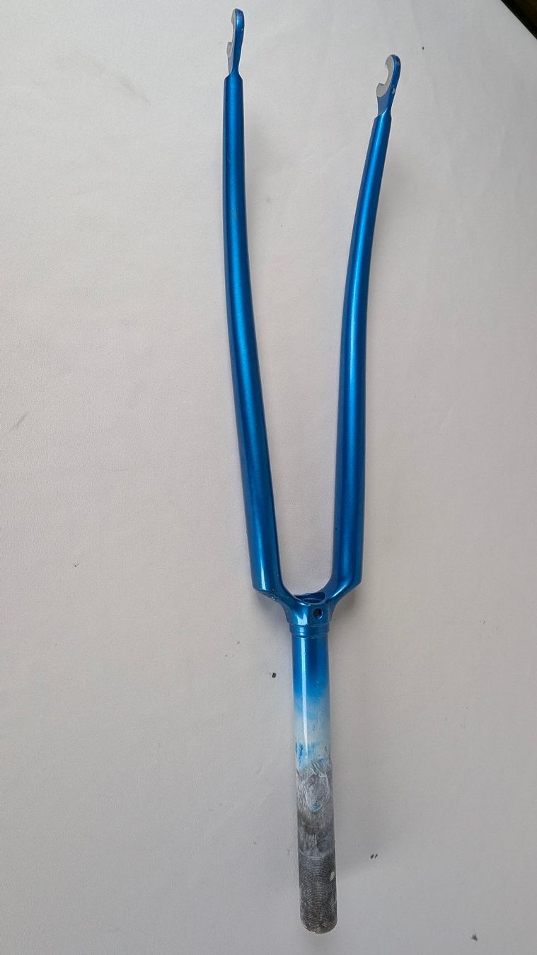 Pezzi di ricambio: Fahrrad-Rahmen mit blauer Gabel – Usato da Wettingen venduto da Wendemarket 6