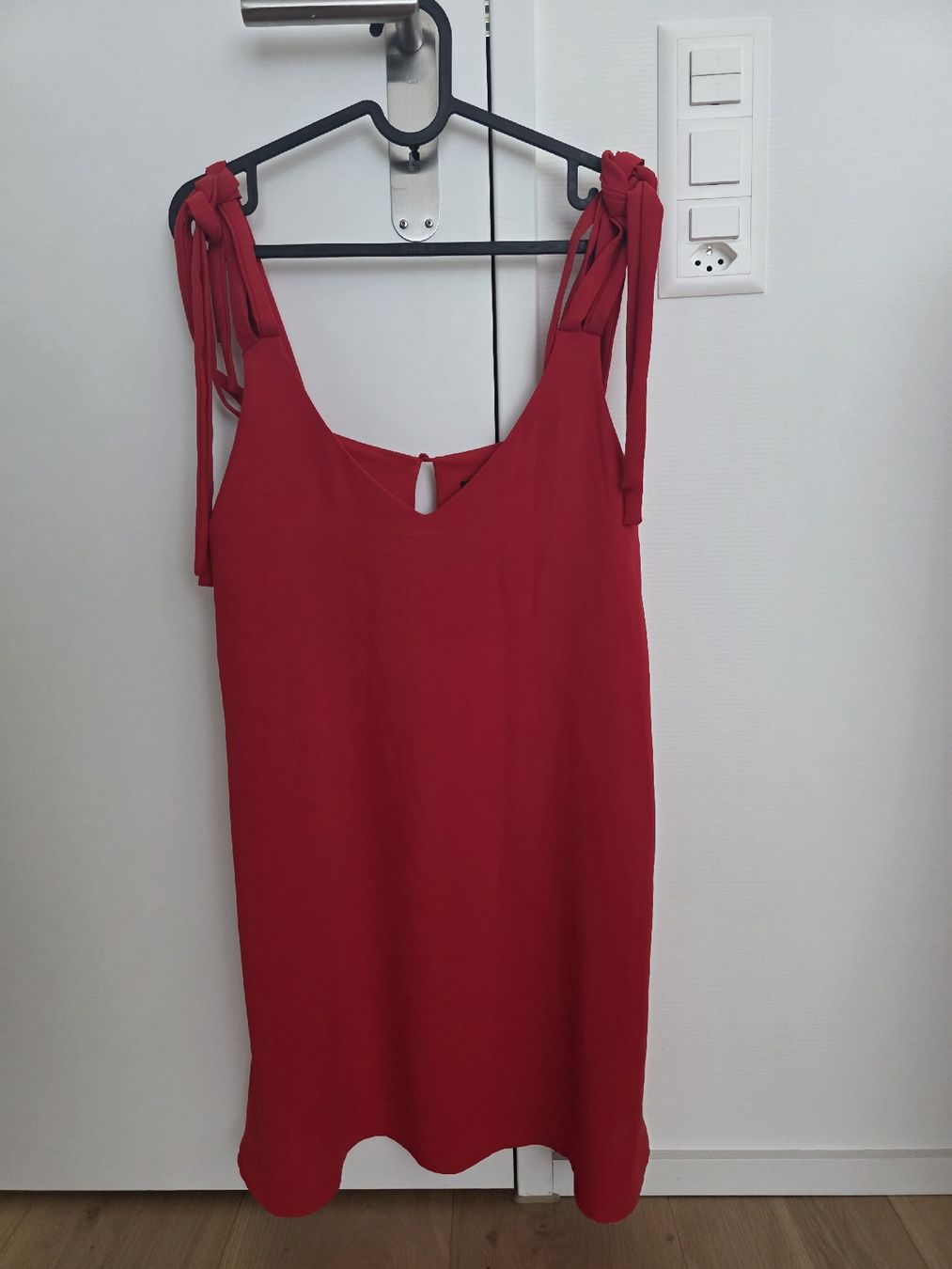 Zara Vestiti: Zara rotes Kleid – Gr. M – Nuovo (secondo la descrizione) da Zürich venduto da akw_n6nd