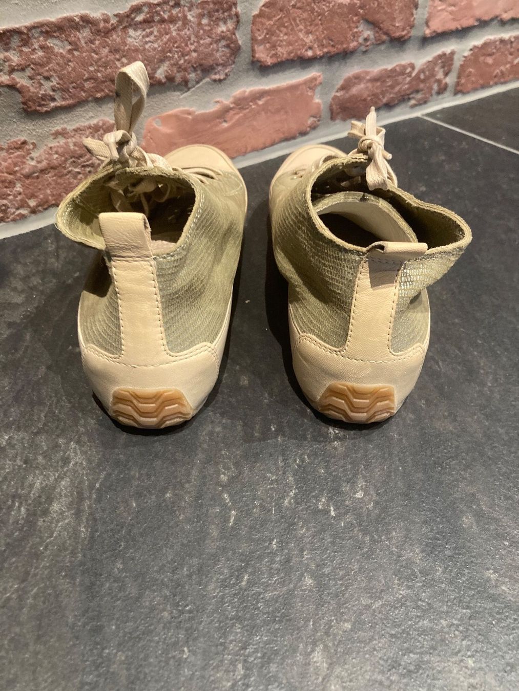 Damenschuhe: Sneaker – Gebraucht aus Rorschach von Loonimuh 2