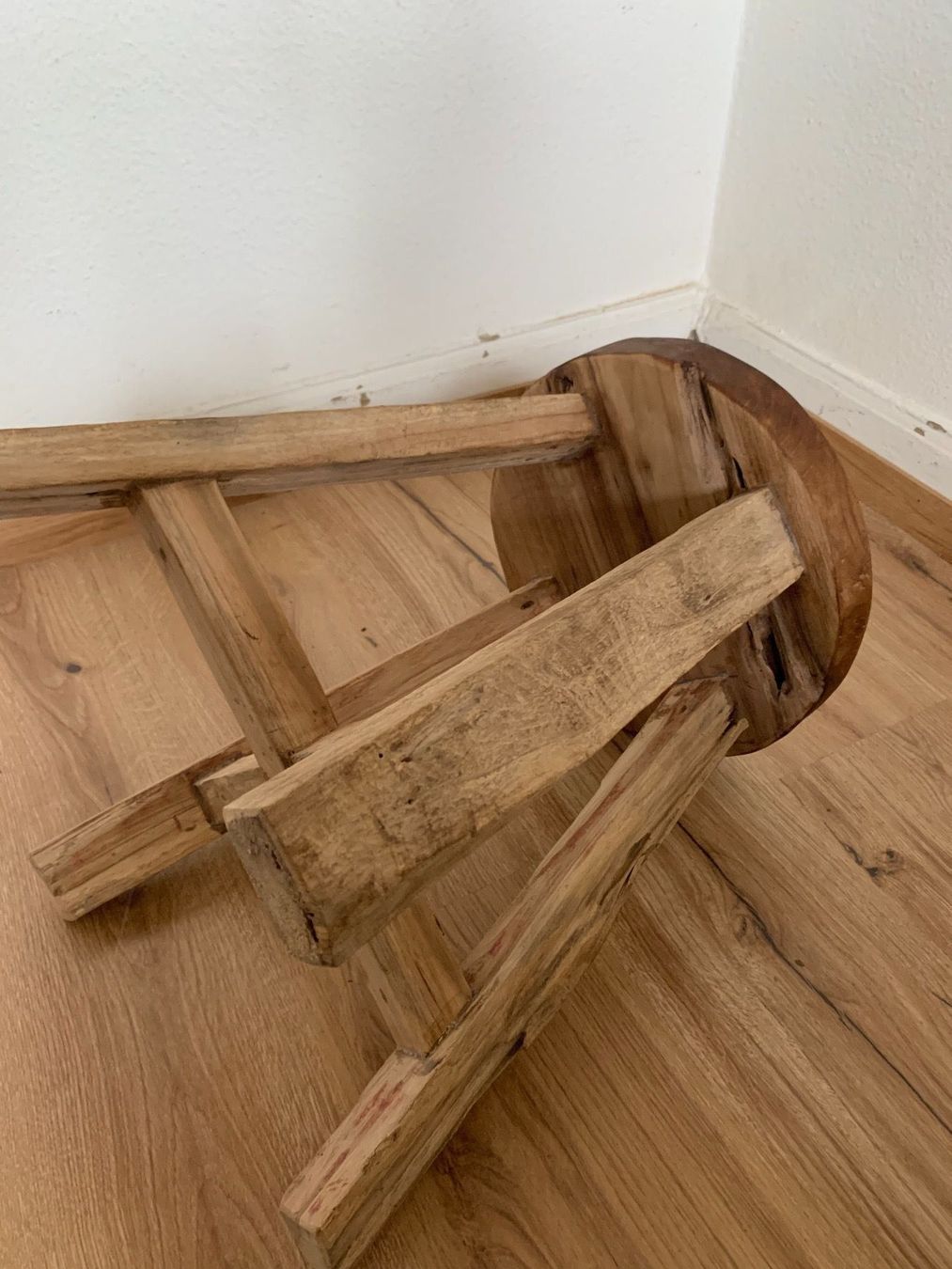Hocker: Rustikaler Hocker – Gebraucht aus Flawil von Naphtali 3