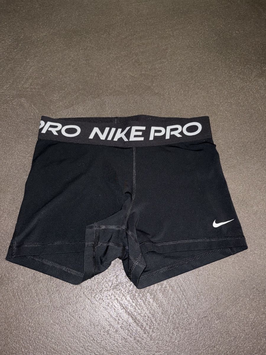 Nike Leggings: nike pro shorts – Gebraucht aus Baar von ams_9dlw