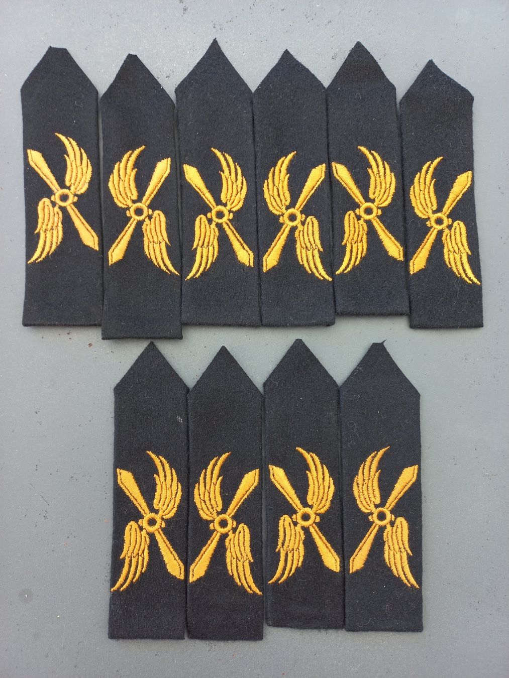 Schweizer Armee Uniformi: 10 Ärmelpatten, Flieger, schwarz – Usato da Horw venduto da Bellevue10