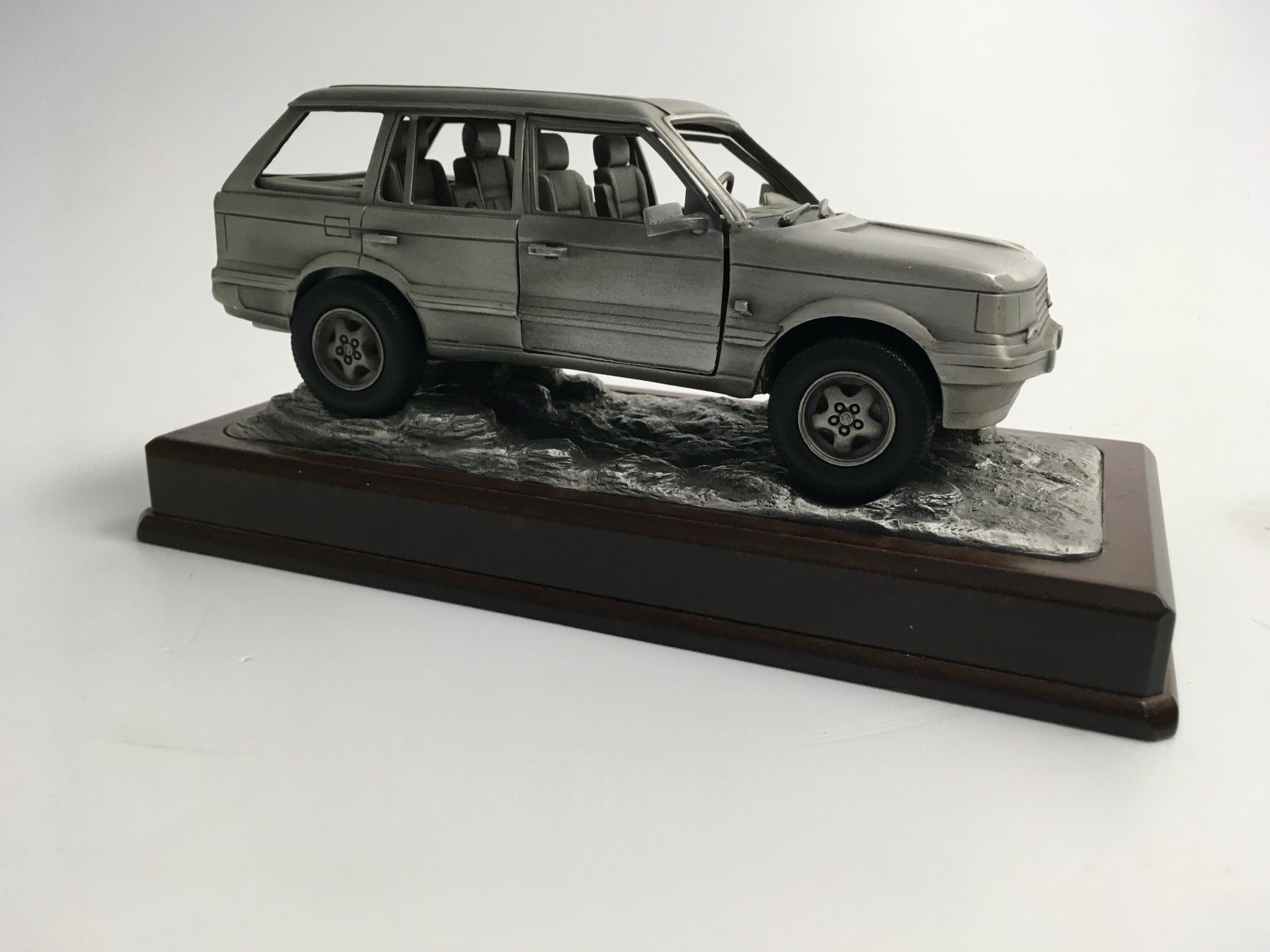 Land Rover Modellini d'auto: RANGE ROVER Originalmodell Vollmetall – Usato da Rheineck venduto da emma.gut 8