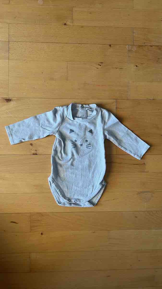 Biancheria intima: Body langarm Grösse 62 Katzenmotiv hellgrau – Usato da Zürich venduto da Jakomo007