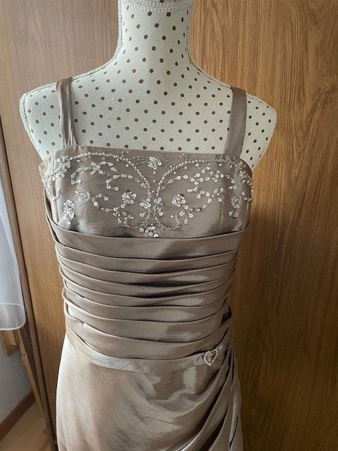 Vestiti: Elegantes Abendkleid Gr. 44, champagnerfarben, mit Perlen .. – Usato da Oberbüren venduto da Rimini2 1