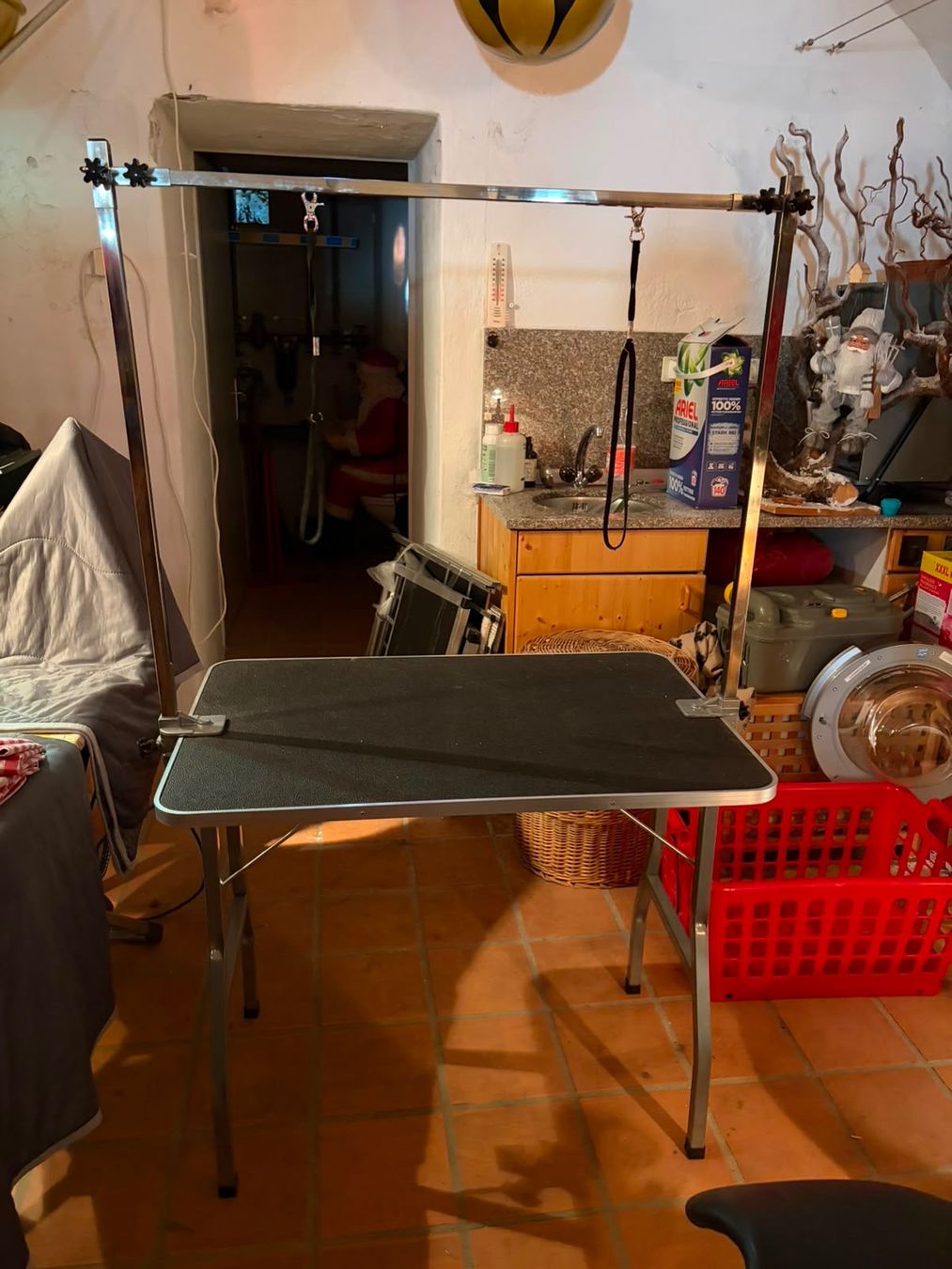 Tables: Hunde Coiffeur Tisch – D'occasion à Niederhasli par Omelli71