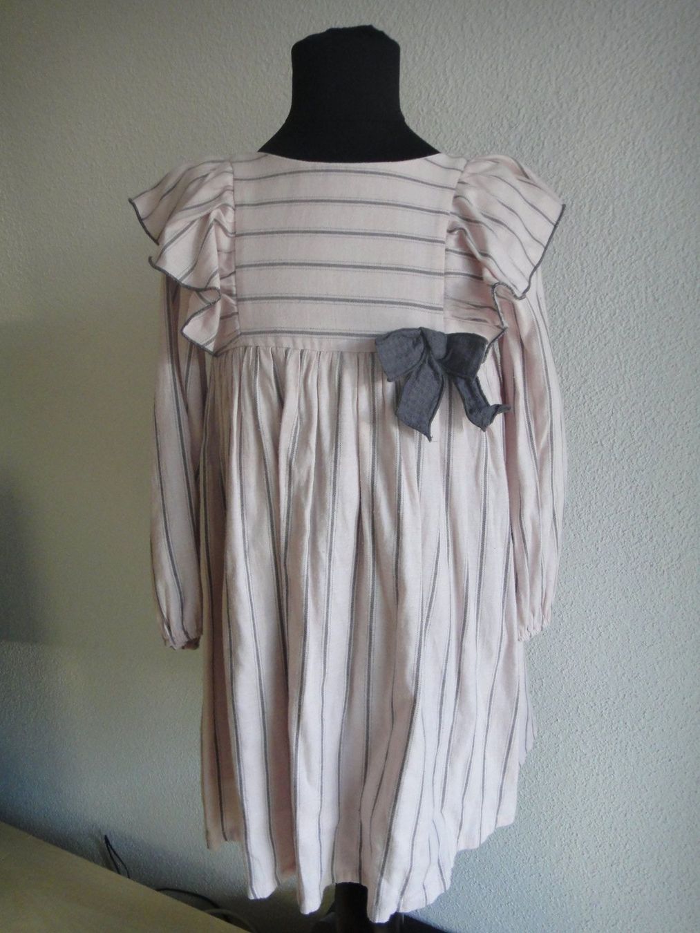 Vestiti & Gonne: Festliches Kleid Mädchen 122 – Usato da Winterthur venduto da LemonTree5