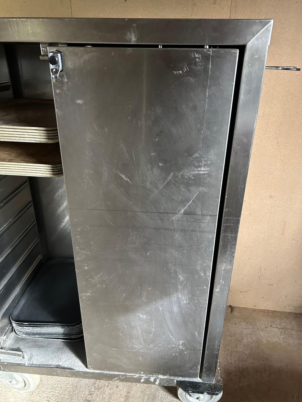 Armadi: Edelstahl Rollschrank – Usato da Grüt (Gossau ZH) venduto da wisdomio7 3