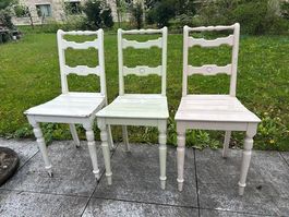 3 gleiche Stühle, gedrechselt, zum Streichen oder Ablaugen