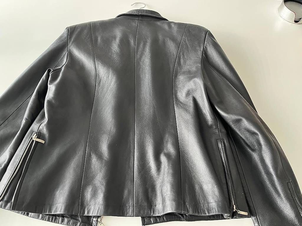 Giacche: Lederjacke Damen Grösse 42/44 – Usato da Schliern b. Köniz venduto da gaby_daniela 3