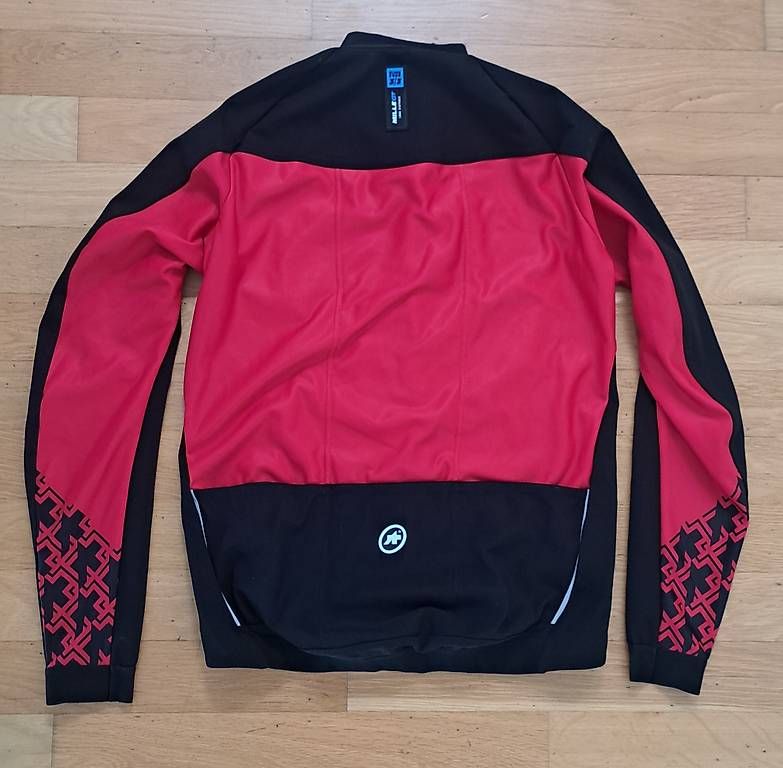 Giacche: Ungebrauchte Assos Winterjacke Gr. L – Usato da Brunnen venduto da Rodge 1