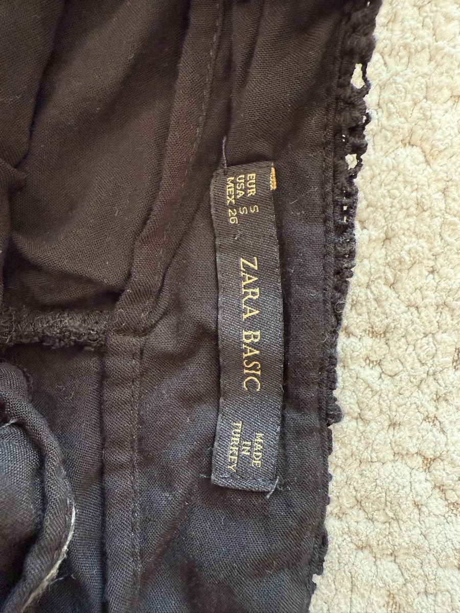 Zara Pantaloni: Zara Basic Shorts, schwarz, Spitze, Gr. S, Sommer! – Usato da Herrliberg venduto da Roland2806 1