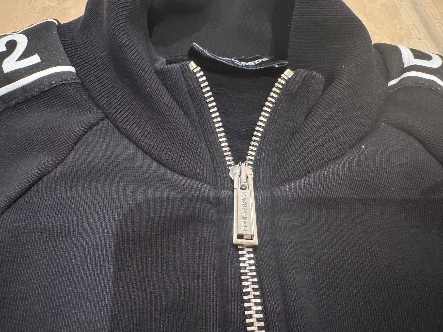 Dsquared2 Jacken: Dsquared2 coole Sweatshirtjacke, 16J 168 – Gebraucht aus Klingnau von Markus14 1